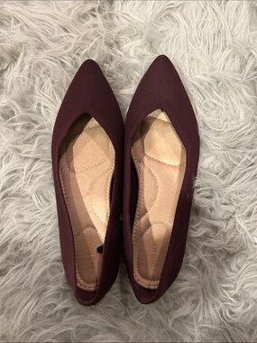 Old Navy Burgundy Pointed Toe Flats Slip-On Size 8 Deep Burgundy Work Shoes